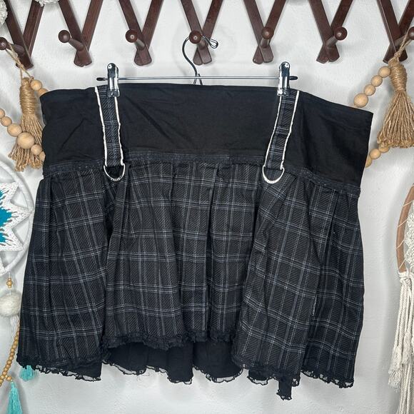 Tripp NYC Black Plaid Mini Skirt - Picture 1 of 7